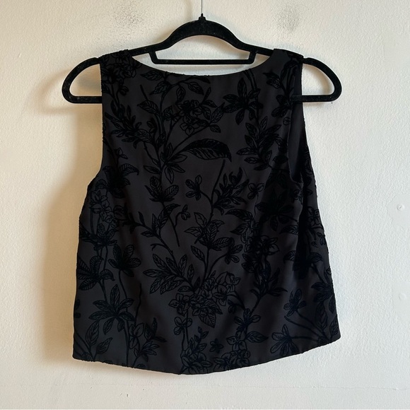 Aritzia Babaton Sz XS Murphy Black Floral Embroidered Sleeveless Blouse - Picture 6 of 11